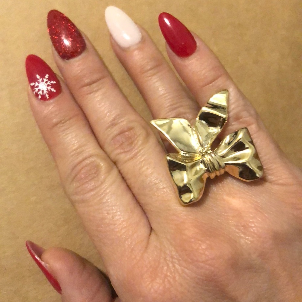 Gold bow ring